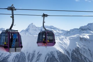Le Haut-Valais notamment a profité d'un enneigement généreux et continu sur l'ensemble de la période. (archive) KEYSTONE/GEORGIOS KEFALAS